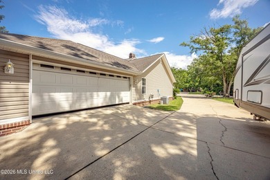 Beautiful home located in the heart of Woolmarket on a quiet Cul - photo 41