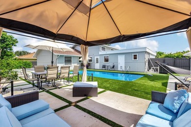 Stunning Beautiful Home Relaxing Patio and 2 cars Garage. This - photo 42