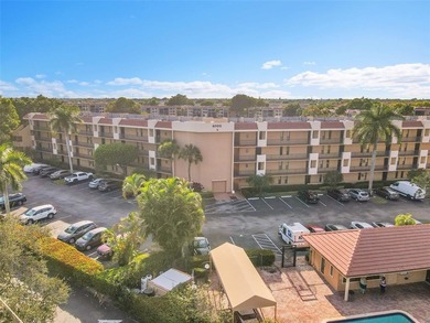 (private lake, pond, creek) Condo For Sale in Pompano Beach Florida