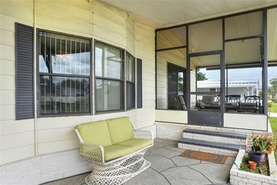 EASY TO SEE, SCHEDULE YOU'RE VIEWING NOW! NO LOT RENT HERE - photo 4