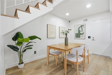 Turnkey 2-bedroom Wrigley townhome with an ATTACHED private - photo 4