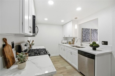 Turnkey 2-bedroom Wrigley townhome with an ATTACHED private - photo 5
