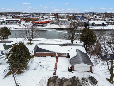 (private lake, pond, creek) Home For Sale in Cheboygan Michigan