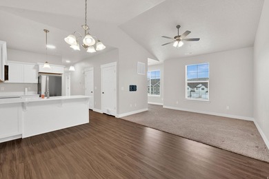 **BETTER THAN NEW!! *RARE FIND & MOVE IN READY!! *MORE SQUARE - photo 7
