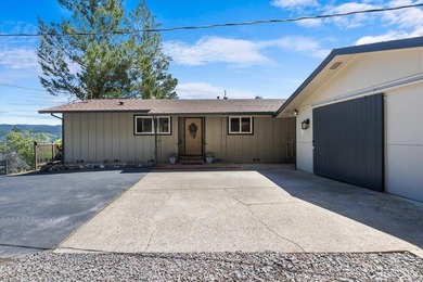 Ukiah Valley retreat with modern upgrades. Welcome to your - photo 3