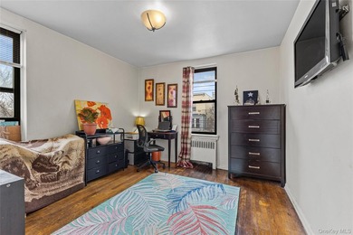 You found it! A real two-bedroom, one bath co-op with a MODERN - photo 12