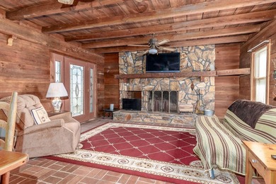 Welcome to your ideal lakefront retreat--where comfort, style - photo 13