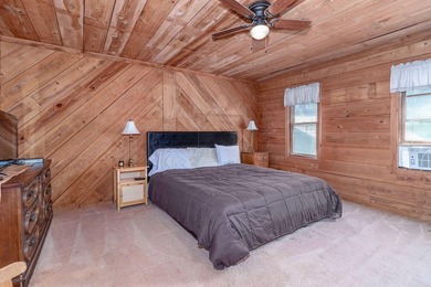 Welcome to your ideal lakefront retreat--where comfort, style - photo 17