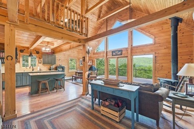 Escape To Your Own Mountain Retreat In This Beautifully Crafted - photo 5