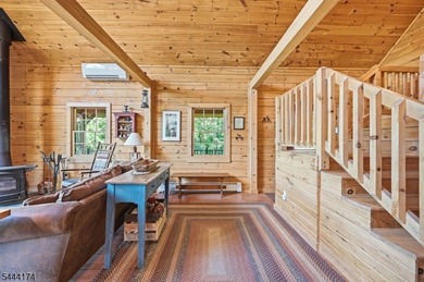 Escape To Your Own Mountain Retreat In This Beautifully Crafted - photo 6