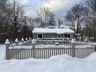 Dresser Lake Home For Sale in Tobyhanna Pennsylvania