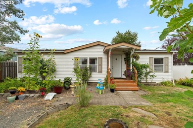 Columbia River - Columbia County Home For Sale in Sthelens Oregon