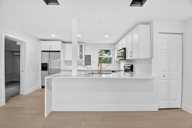 Welcome to this beautifully renovated home in Seminole Manor - photo 11