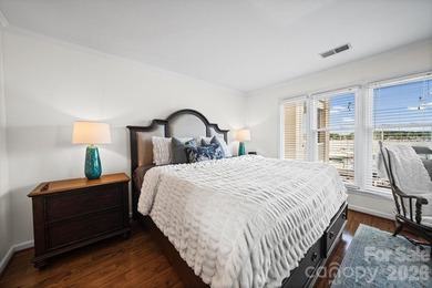 Beautiful 3 Bedroom, 2 Bath Condo at the Moorings!!! Fantastic - photo 15