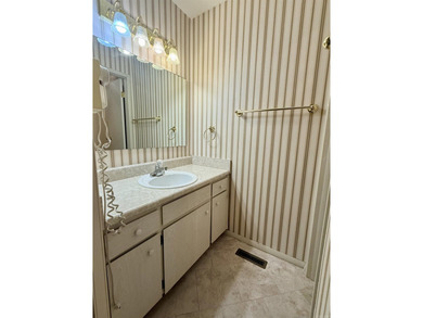 Move-in ready & a great value, this well-maintained Lakewood - photo 19