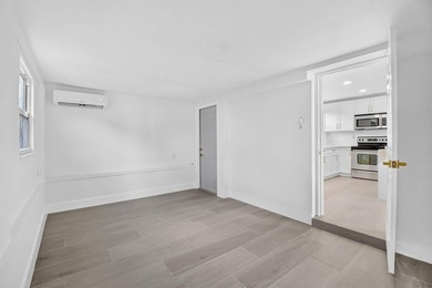 Welcome to this beautifully renovated home in Seminole Manor - photo 19