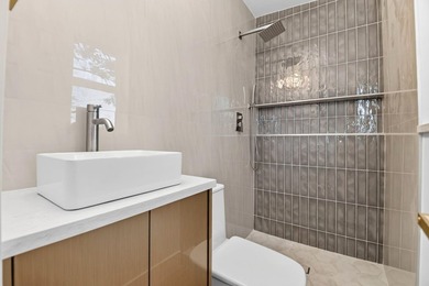 Welcome to this beautifully renovated home in Seminole Manor - photo 31