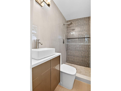 Welcome to this beautifully renovated home in Seminole Manor - photo 32