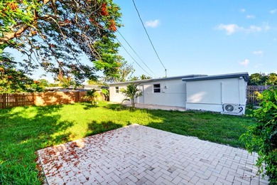 Welcome to this beautifully renovated home in Seminole Manor - photo 34
