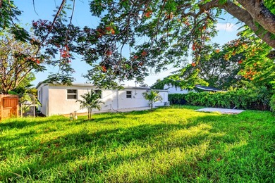 Welcome to this beautifully renovated home in Seminole Manor - photo 36