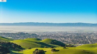 Over 20 acres of stunning land in the Bay Area with 360-degree - photo 1