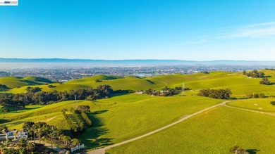 Over 20 acres of stunning land in the Bay Area with 360-degree - photo 2