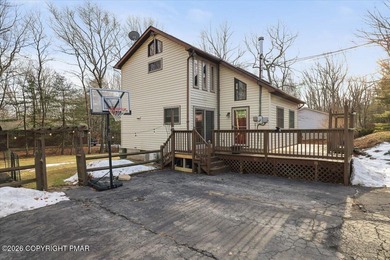 Birchwood Lakes Home For Sale in Dingmans Ferry Pennsylvania