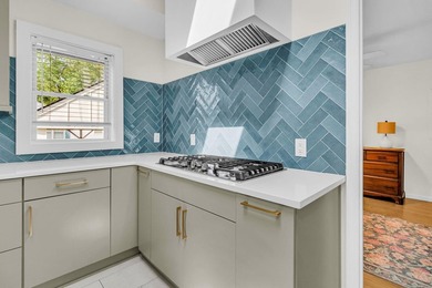 Two blocks from the heart of Park Circle, this renovated - photo 14