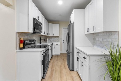 RARE INVESTMENT OPPORTUNITY! ABSOLUTELY GORGEOUS FULLY RENOVATED - photo 23