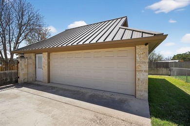 Originally designed and built by a builder for their own - photo 32
