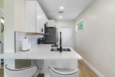 RARE INVESTMENT OPPORTUNITY! ABSOLUTELY GORGEOUS FULLY RENOVATED - photo 32