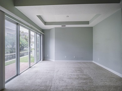 Beautifully maintained, move-in ready 2/2 + garage, impact - photo 5