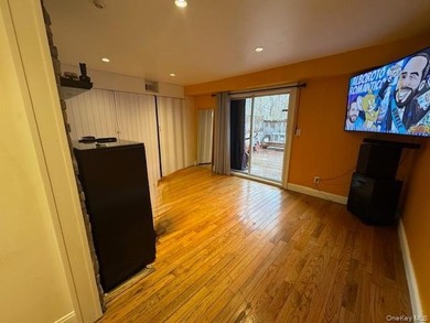 Welcome to this beautifully maintained 3-bedroom, 1.5-bath - photo 9