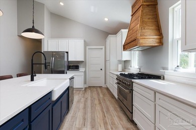 Custom built craftsman home just minutes from Downtown - photo 14
