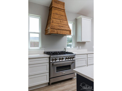 Custom built craftsman home just minutes from Downtown - photo 17