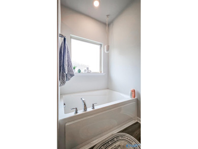 Enjoy the lifestyle you've been looking for in this nearly new - photo 18