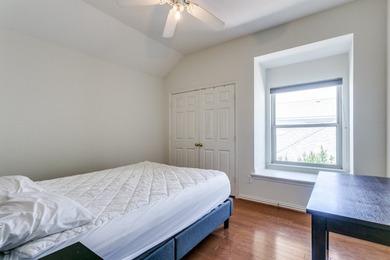 East facing home with 5 bedrooms with solid hardwood floors, Koi - photo 20