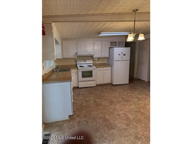 Well maintained home on the lake with pier and boat slip. Home - photo 21