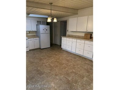 Well maintained home on the lake with pier and boat slip. Home - photo 22