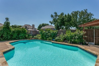 East facing home with 5 bedrooms with solid hardwood floors, Koi - photo 23