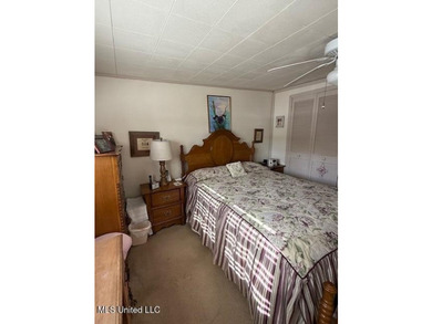 Well maintained home on the lake with pier and boat slip. Home - photo 46
