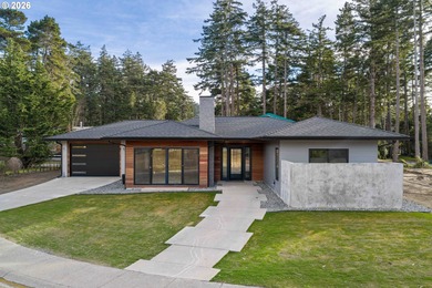 Garrison Lake Home For Sale in Portorford Oregon