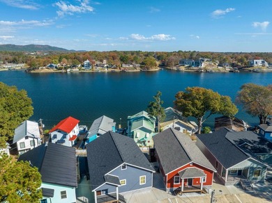 Location, location, location!!! This 3bd/3ba historic main - photo 4