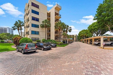 2011 Sqft first floor 2BR/2BA corner end unit at the - photo 4