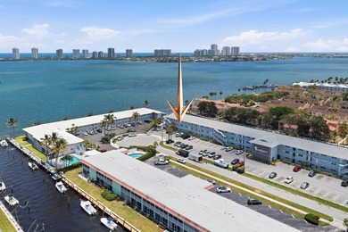 Bring your Boat!!! Docks available!! Waterfront 2-bedroom - photo 24