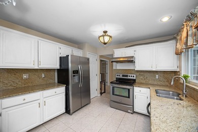 Beautifully situated on a corner lot in a desirable neighborhood - photo 12