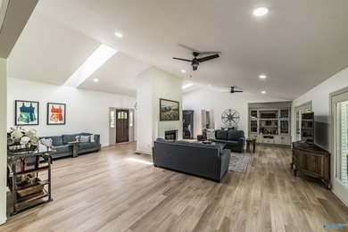 ON DEEP WATER! TWO PRIMARY SUITES! Fully renovated one-level - photo 13
