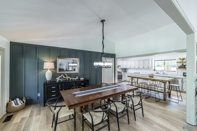 ON DEEP WATER! TWO PRIMARY SUITES! Fully renovated one-level - photo 14