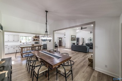 ON DEEP WATER! TWO PRIMARY SUITES! Fully renovated one-level - photo 15