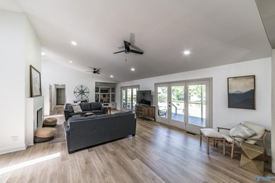 ON DEEP WATER! TWO PRIMARY SUITES! Fully renovated one-level - photo 18